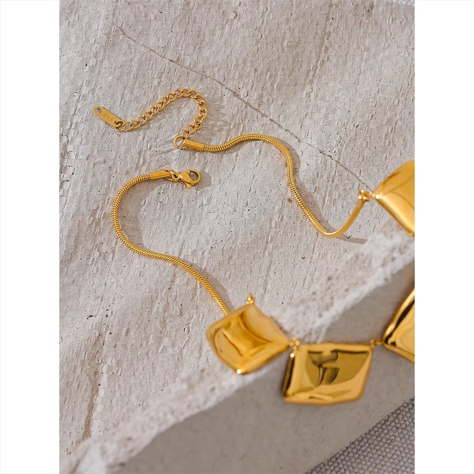 Collar Necklace